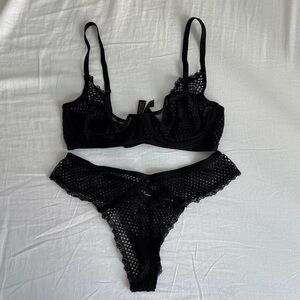 VS Elegant Black Lace Lingerie Set